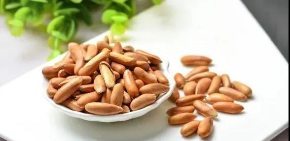 食堂托管公司提醒，小小的“長壽果”，幫你改善肝血不足，腰痛頭暈